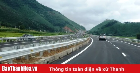 Chạy xe tốc độ cao trên đường cao tốc