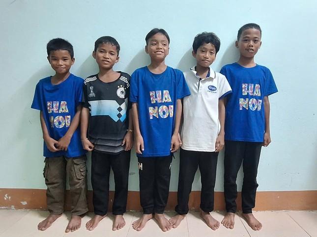 Nằm Mơ Thấy Bia Mộ Đánh Đề Con Gì?