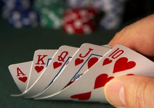 Giải mã giấc mơ thấy lá bài chuồn